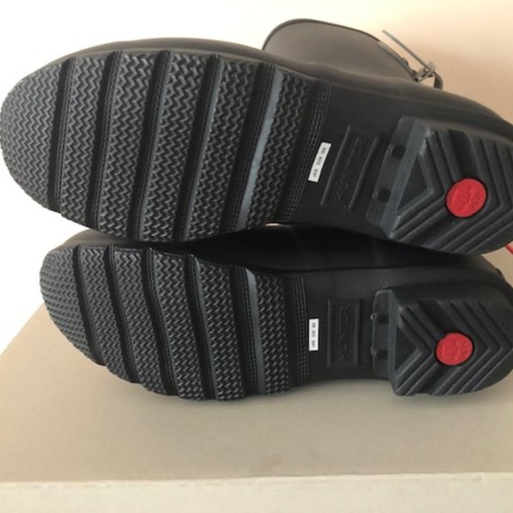 Hunter Original Short Back Adjustable Rain Black Boot. Size: 8, 39 - Picture 6 of 11